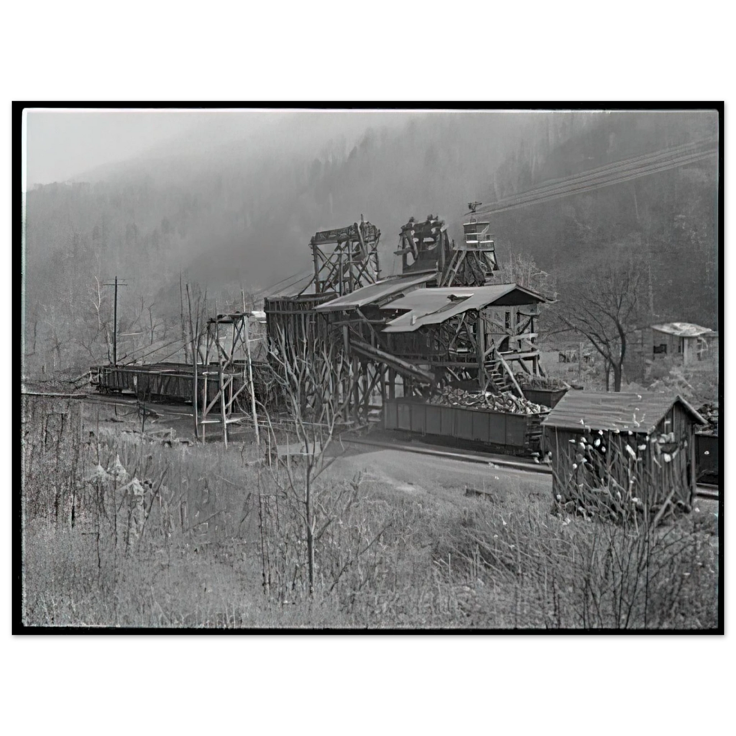 Ben Shahn - LOADING RECENTLY MINED COAL IN JENKINS 1935 75x100 cm / 30x40inches Fine Art Poster