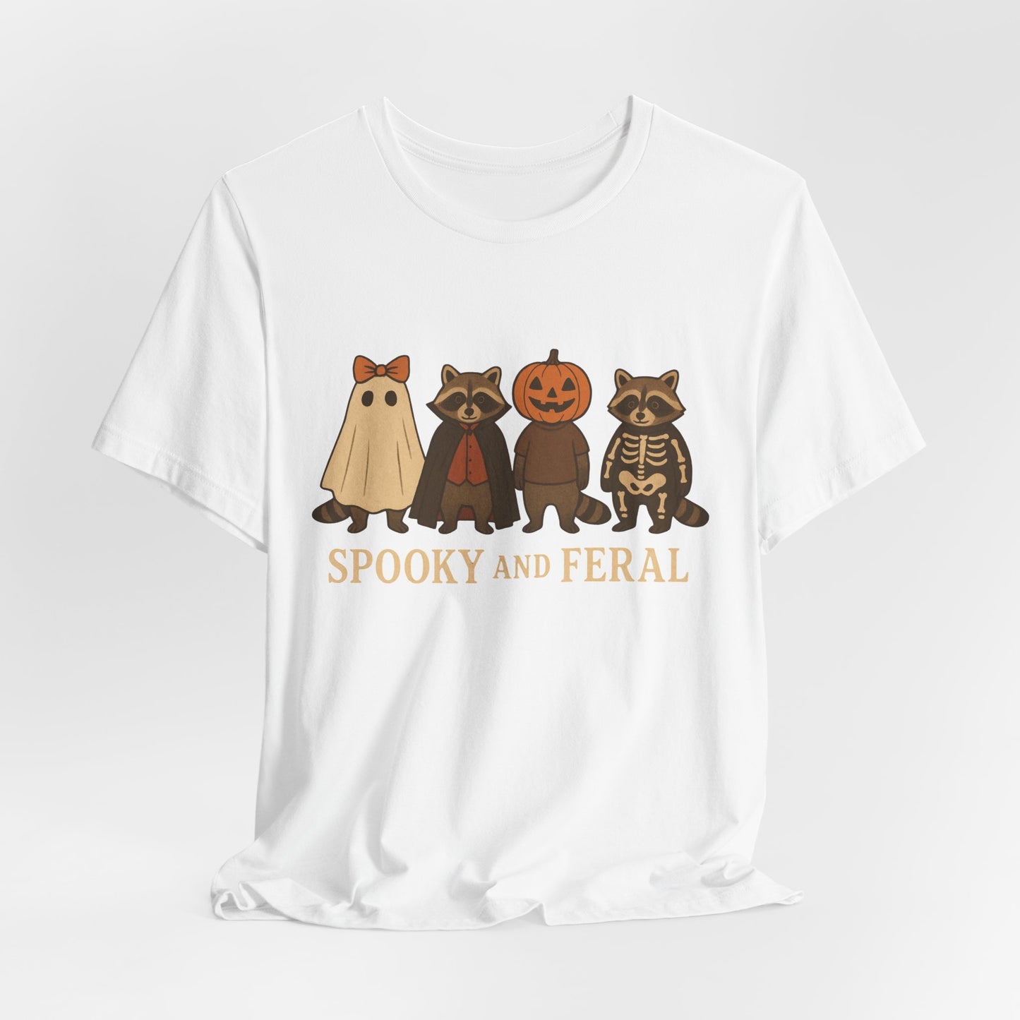 Spooky Raccoon Shirt, Grappige Halloween Grafisch T-shirt, Schattig Vintage Herfst T-shirt, Trendy Vrouwen Halloween Shirt, Feral Raccoon T-shirt