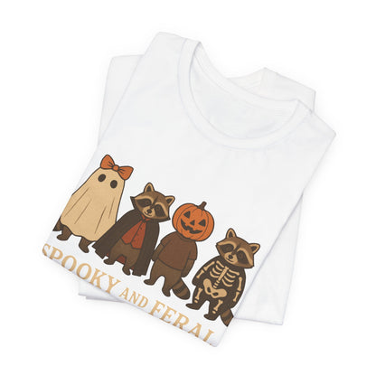 Spooky Raccoon Shirt, Grappige Halloween Grafisch T-shirt, Schattig Vintage Herfst T-shirt, Trendy Vrouwen Halloween Shirt, Feral Raccoon T-shirt