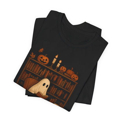 Fantasma vintage leyendo libros para amantes de la biblioteca Halloween espeluznante