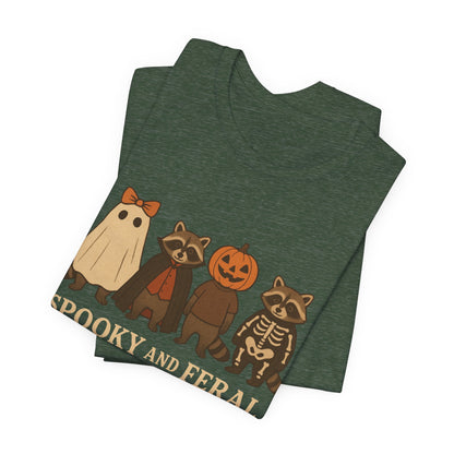 Spooky Raccoon Shirt, Grappige Halloween Grafisch T-shirt, Schattig Vintage Herfst T-shirt, Trendy Vrouwen Halloween Shirt, Feral Raccoon T-shirt