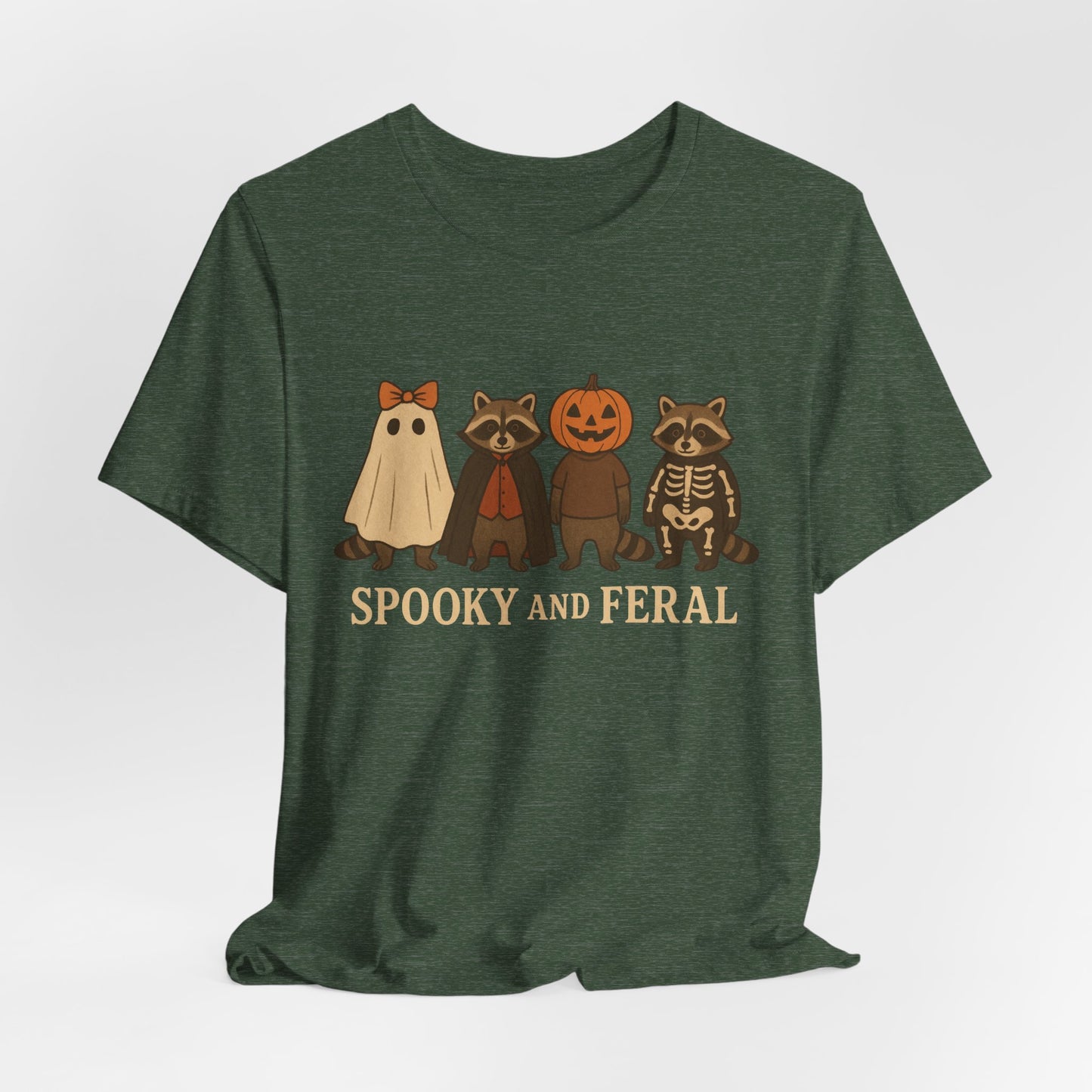 Spooky Raccoon Shirt, Grappige Halloween Grafisch T-shirt, Schattig Vintage Herfst T-shirt, Trendy Vrouwen Halloween Shirt, Feral Raccoon T-shirt