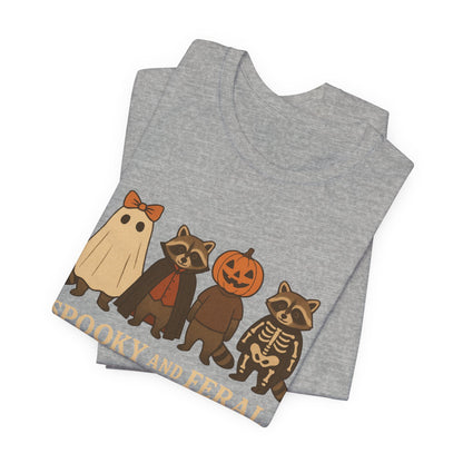 Spooky Raccoon Shirt, Grappige Halloween Grafisch T-shirt, Schattig Vintage Herfst T-shirt, Trendy Vrouwen Halloween Shirt, Feral Raccoon T-shirt