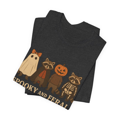 Spooky Raccoon Shirt, Grappige Halloween Grafisch T-shirt, Schattig Vintage Herfst T-shirt, Trendy Vrouwen Halloween Shirt, Feral Raccoon T-shirt