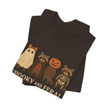 Spooky Raccoon Shirt, Grappige Halloween Grafisch T-shirt, Schattig Vintage Herfst T-shirt, Trendy Vrouwen Halloween Shirt, Feral Raccoon T-shirt