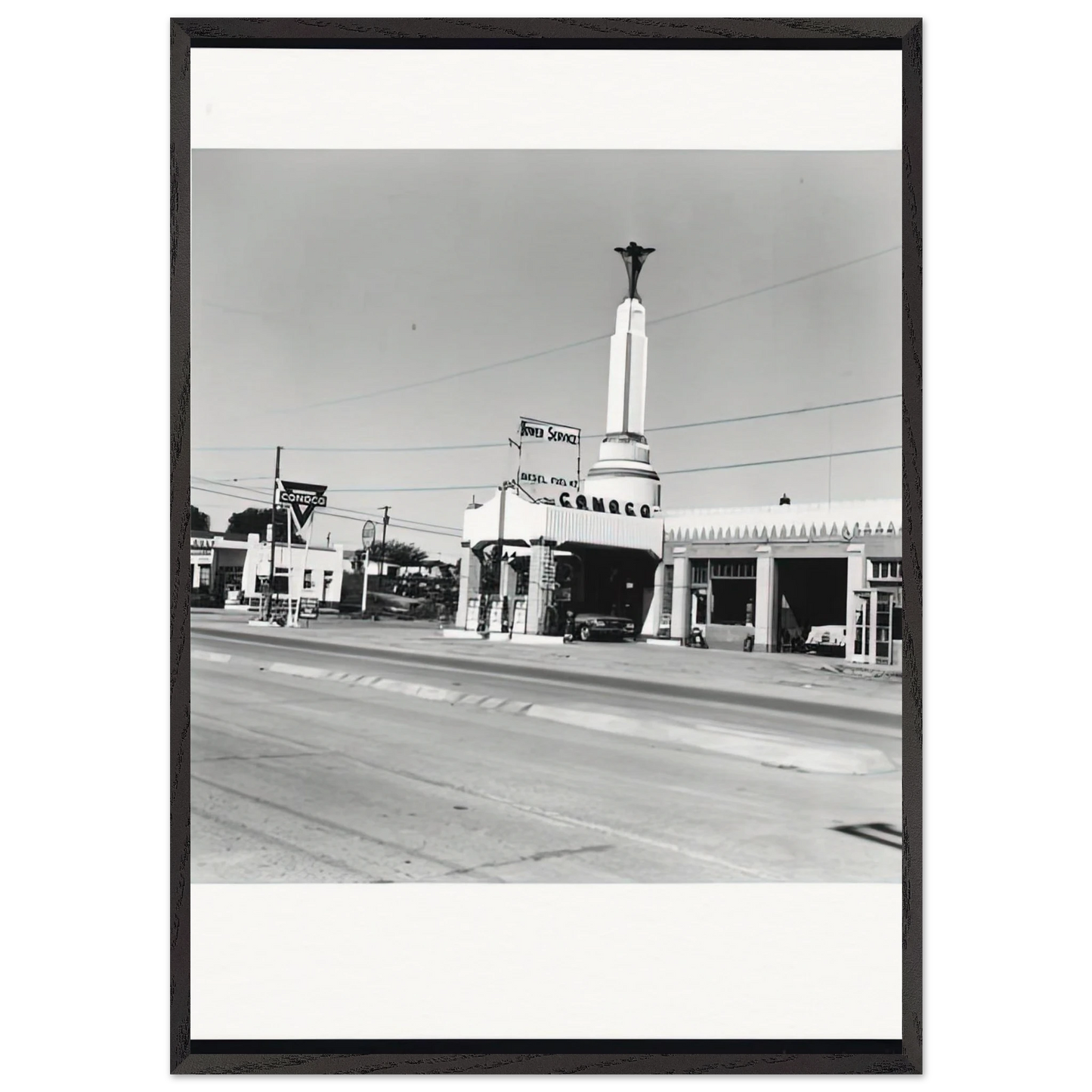 CONOCO SHAMROCK TEXAS FROM FIVE VIEWS FROM THE PANHANDLE SERIES - Edward Ruscha 70x100 cm / 28x40 inches Framed Art Print – Black Wooden Frame